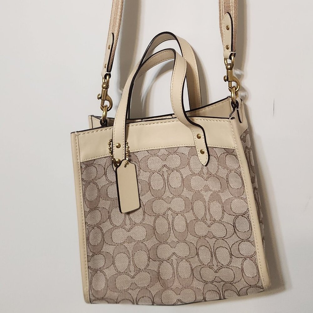 Coach Field Tote 22 In Signature Jacquard C3865